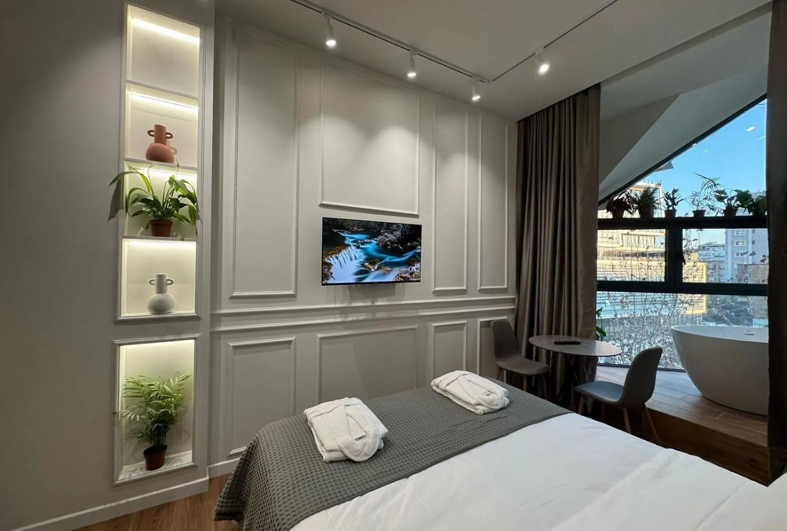 Moonlight Apartments تيرانا شقة فندقية